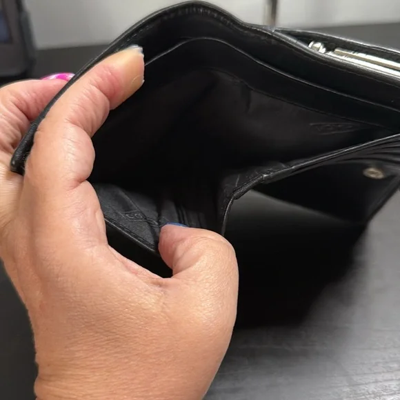 Coach 🤎 Canvas Bifold Wallet with Coach lock. - Picture 7 of 9